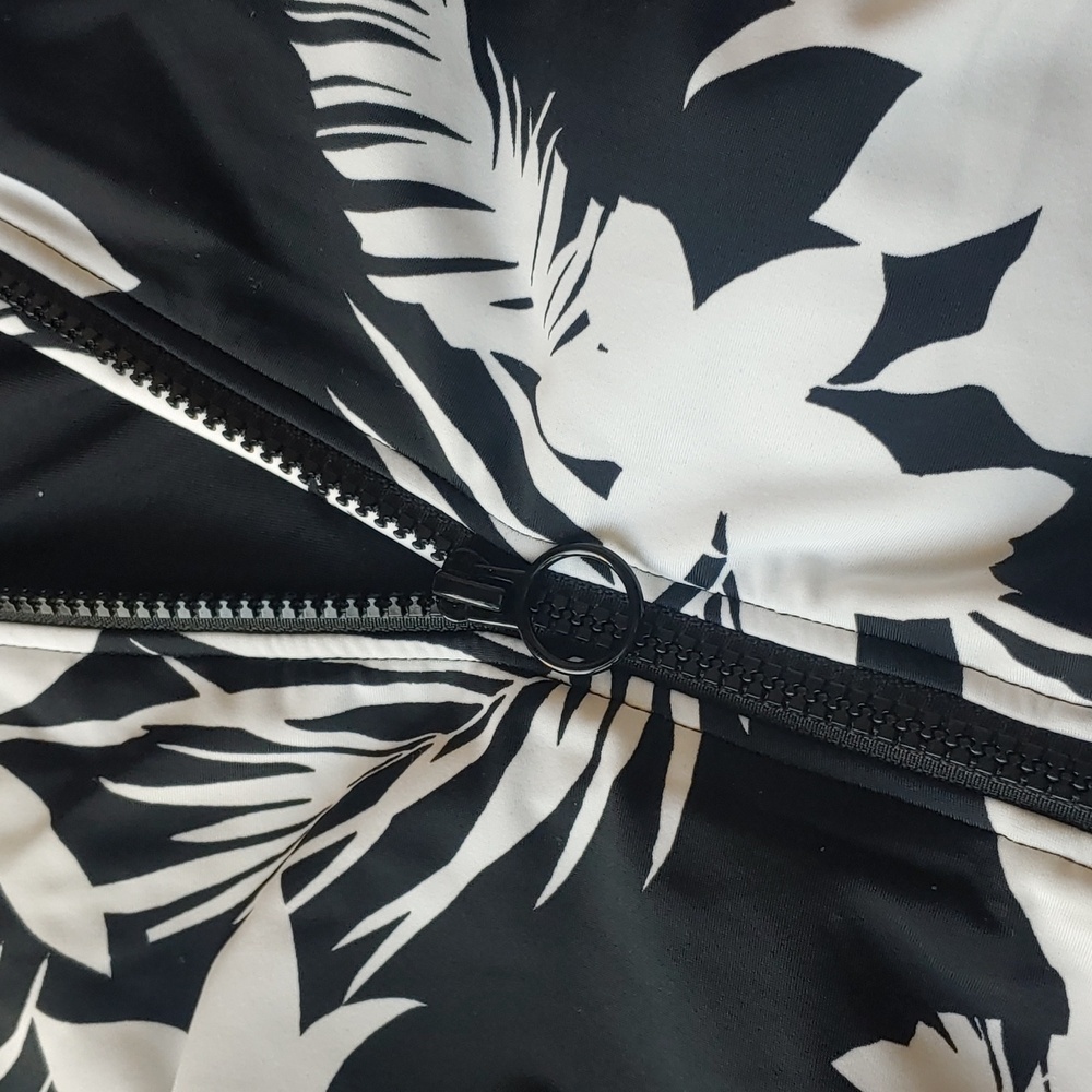 Cupshe One Piece Bathing Suit - Picture 9 of 10